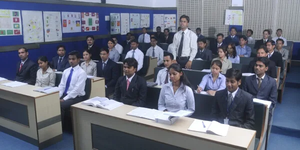 Teaching at VGI — classroom and laboratory session 3